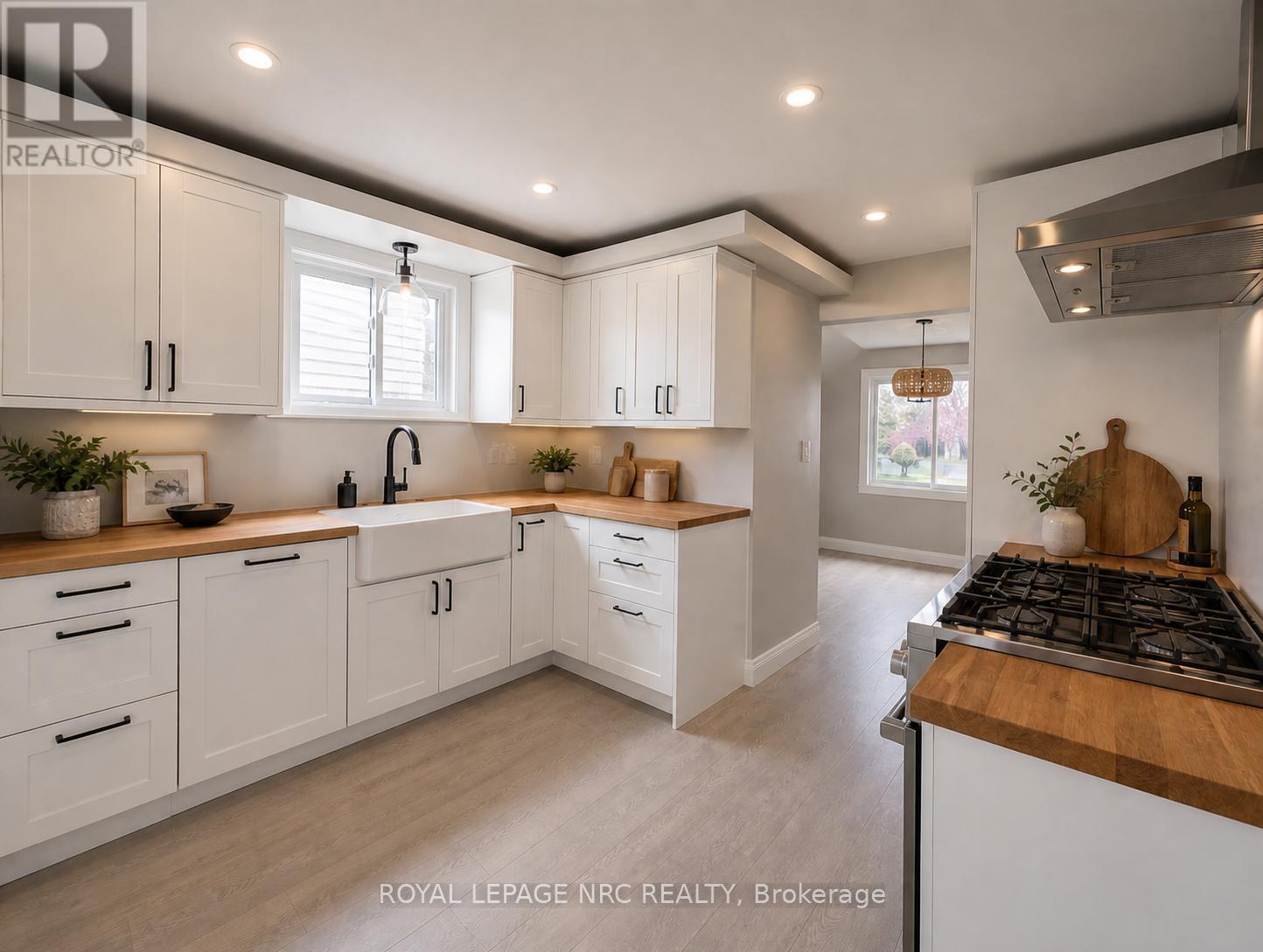 












6486 CULP STREET

,
Niagara Falls (Dorchester),




Ontario
L2G2C1

