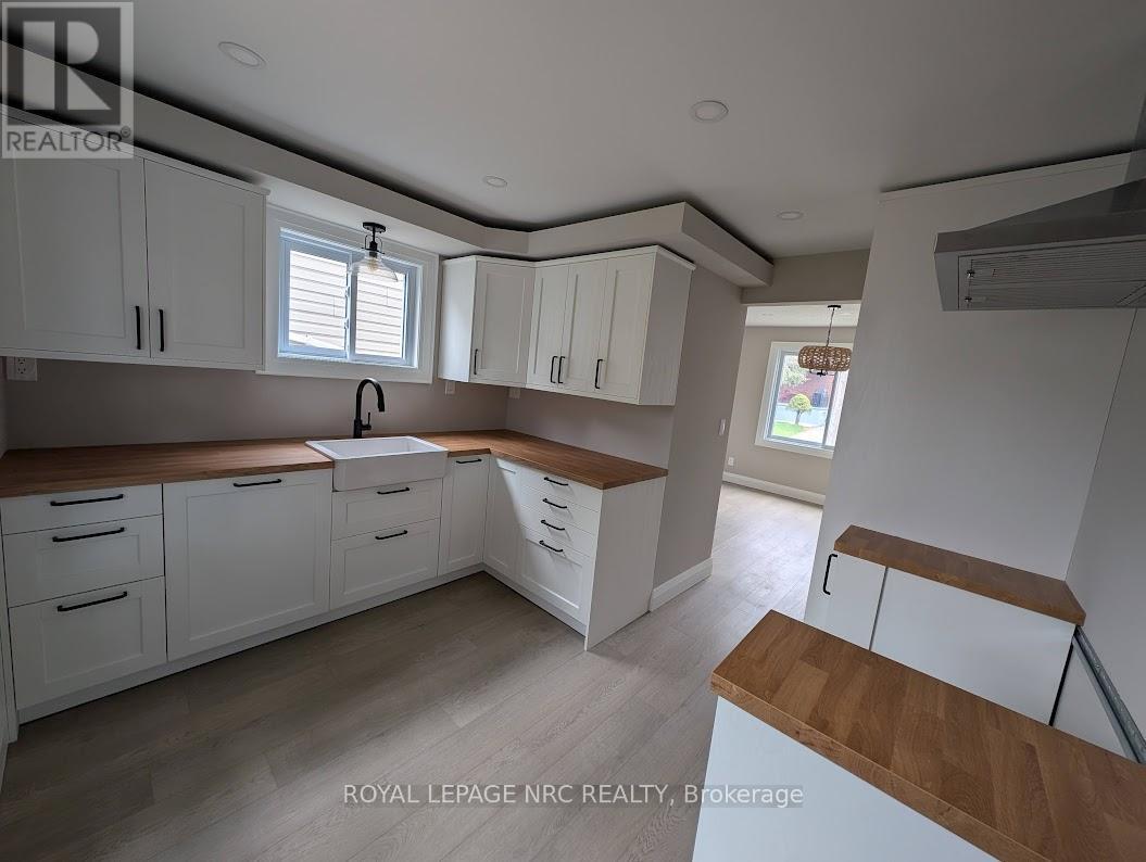 












6486 CULP STREET

,
Niagara Falls (Dorchester),




Ontario
L2G2C1


