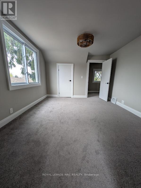 












6486 CULP STREET

,
Niagara Falls (Dorchester),




Ontario
L2G2C1

