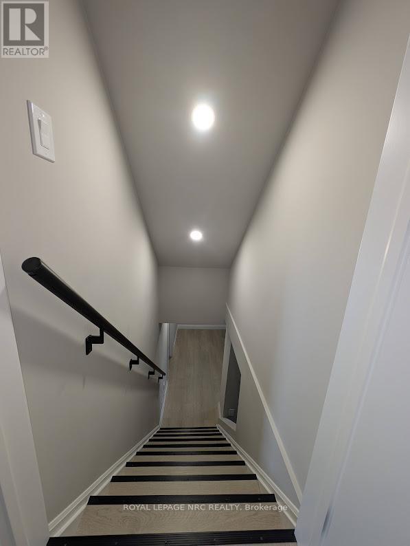 












6486 CULP STREET

,
Niagara Falls (Dorchester),




Ontario
L2G2C1

