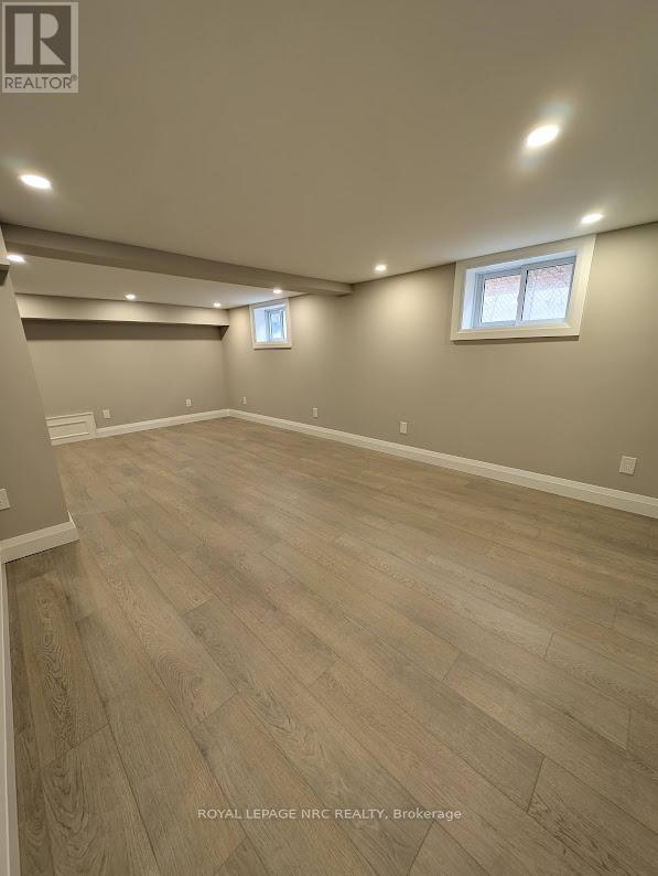 












6486 CULP STREET

,
Niagara Falls (Dorchester),




Ontario
L2G2C1


