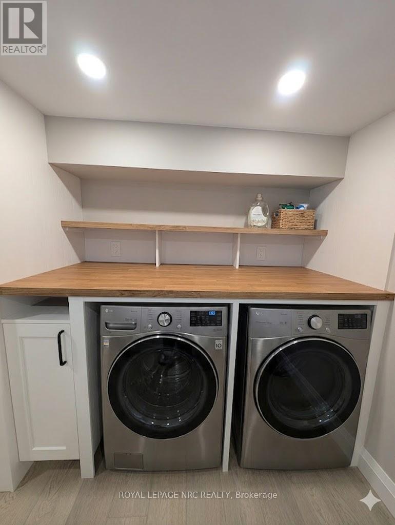 












6486 CULP STREET

,
Niagara Falls (Dorchester),




Ontario
L2G2C1

