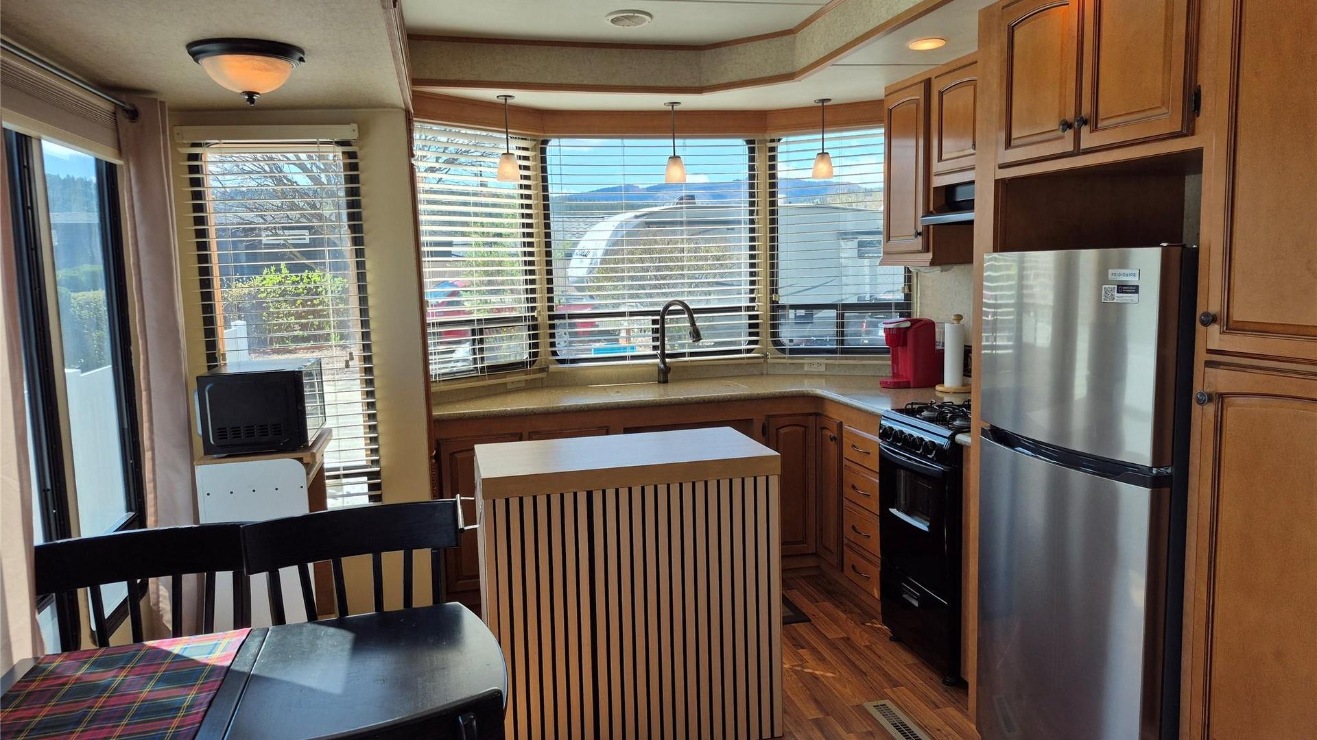 









415


Commonwealth

Road, 278,
Kelowna,




BC
V4V 1P4

