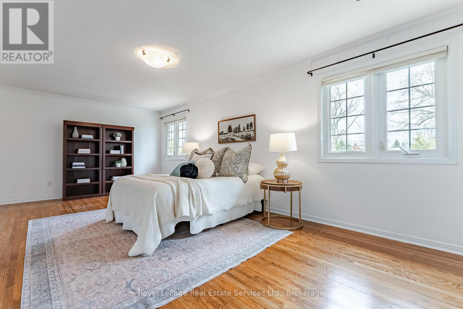 












2082 MISSISSAUGA ROAD

,
Mississauga (Sheridan),




Ontario
L5H2K6

