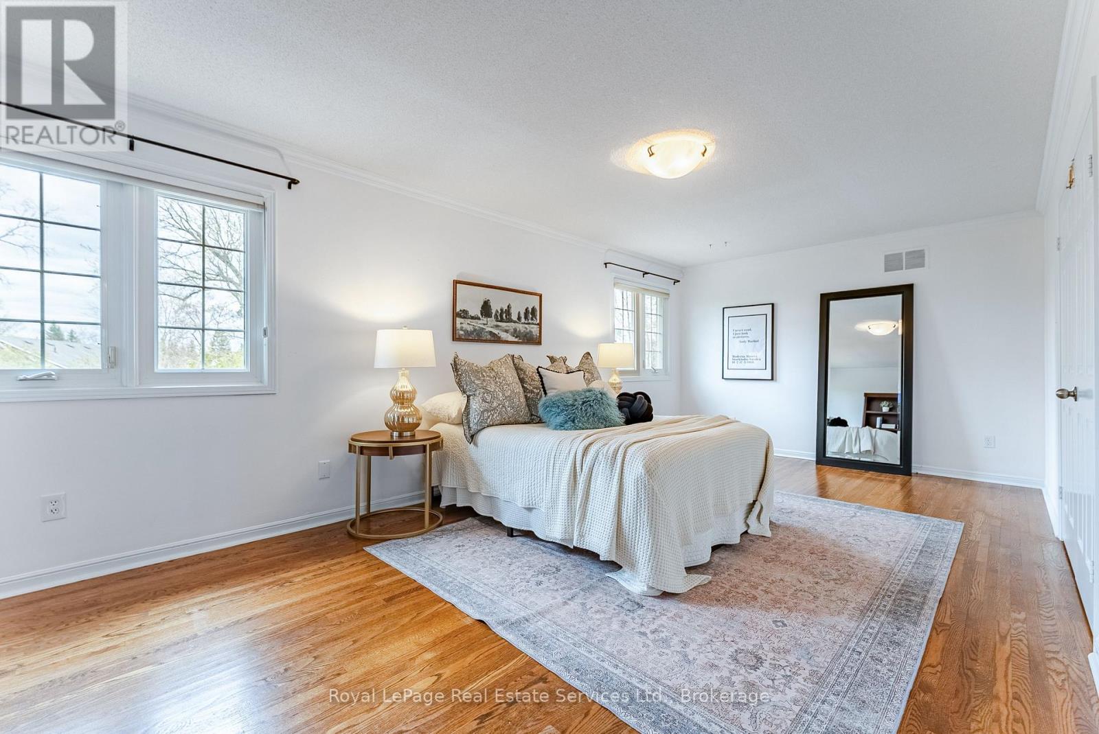 












2082 MISSISSAUGA ROAD

,
Mississauga (Sheridan),




Ontario
L5H2K6

