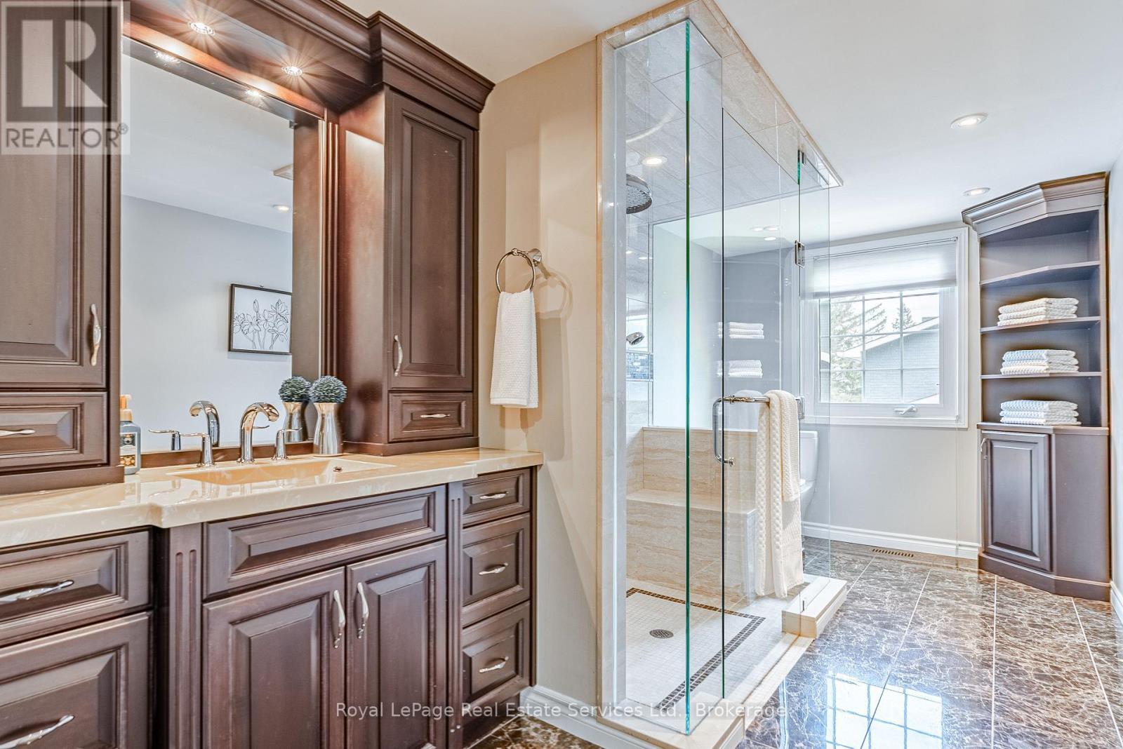 












2082 MISSISSAUGA ROAD

,
Mississauga (Sheridan),




Ontario
L5H2K6

