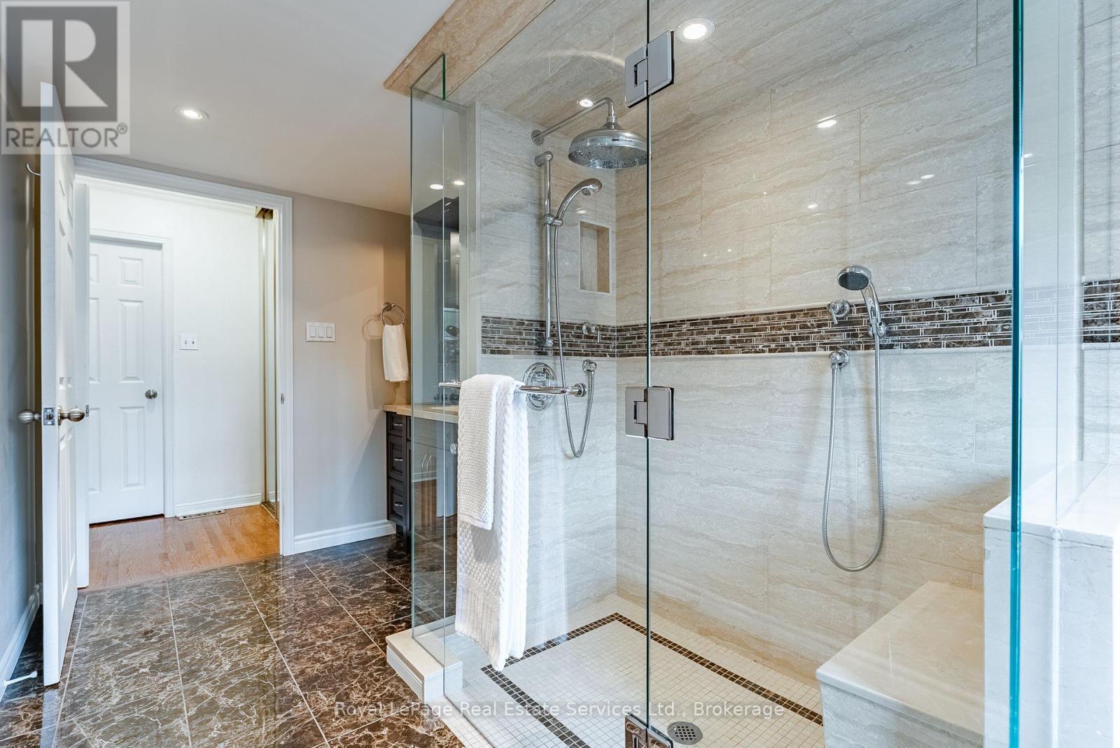 












2082 MISSISSAUGA ROAD

,
Mississauga (Sheridan),




Ontario
L5H2K6

