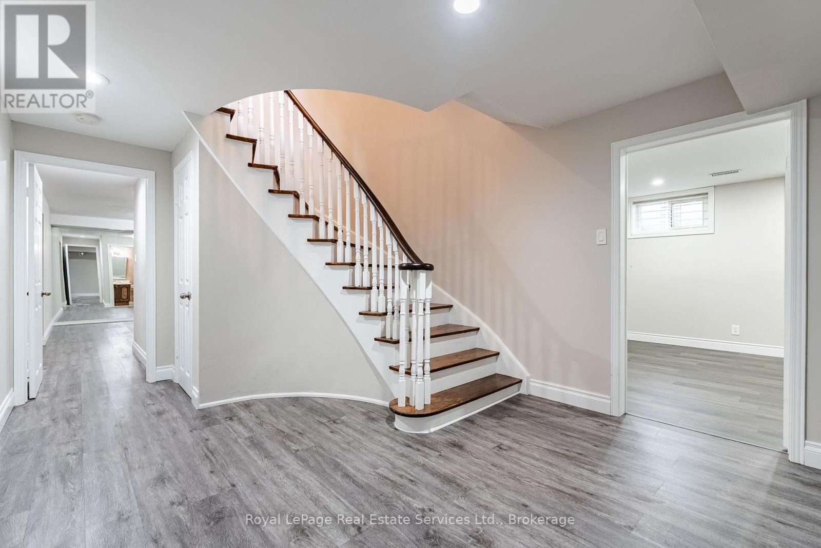 












2082 MISSISSAUGA ROAD

,
Mississauga (Sheridan),




Ontario
L5H2K6

