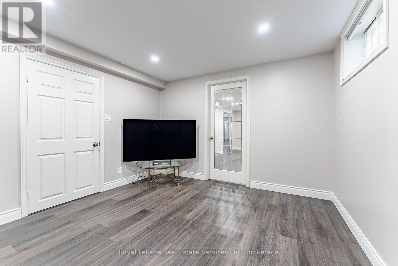 












2082 MISSISSAUGA ROAD

,
Mississauga (Sheridan),




Ontario
L5H2K6

