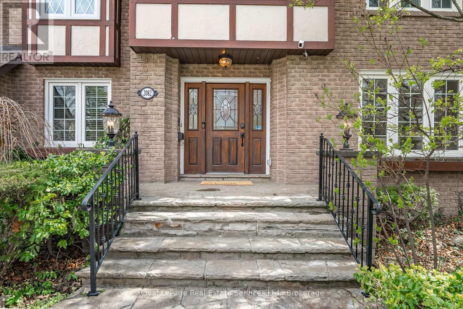 












2082 MISSISSAUGA ROAD

,
Mississauga (Sheridan),




Ontario
L5H2K6

