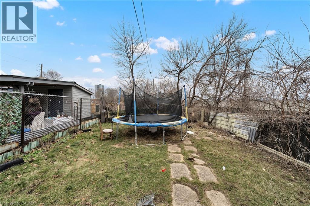 












199 BAY Street N

,
Hamilton,




Ontario
L8R2R1

