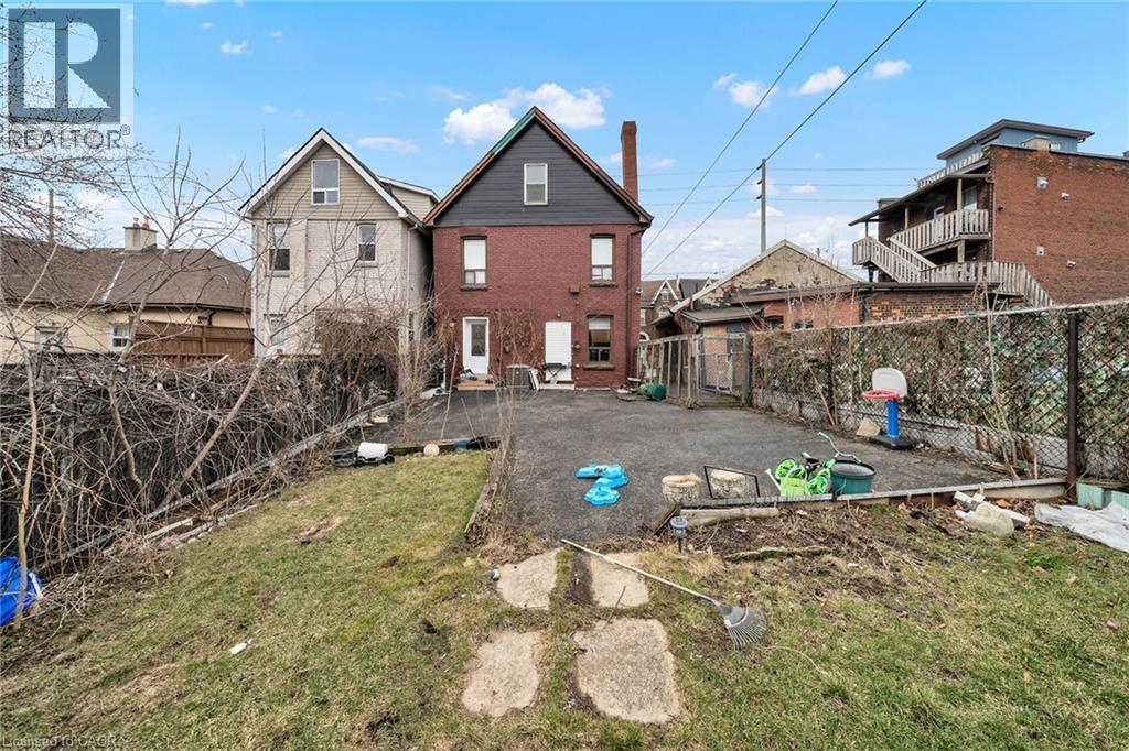 












199 BAY Street N

,
Hamilton,




Ontario
L8R2R1

