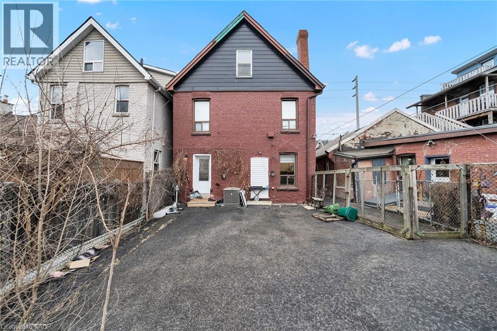 












199 BAY Street N

,
Hamilton,




Ontario
L8R2R1

