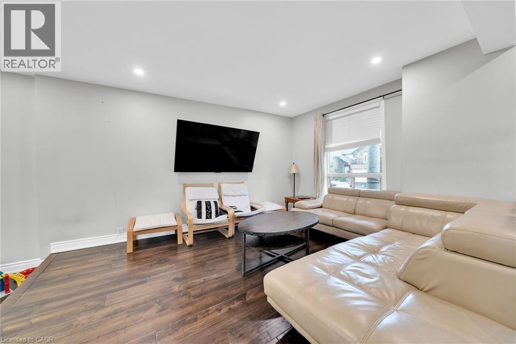 












199 BAY Street N

,
Hamilton,




Ontario
L8R2R1


