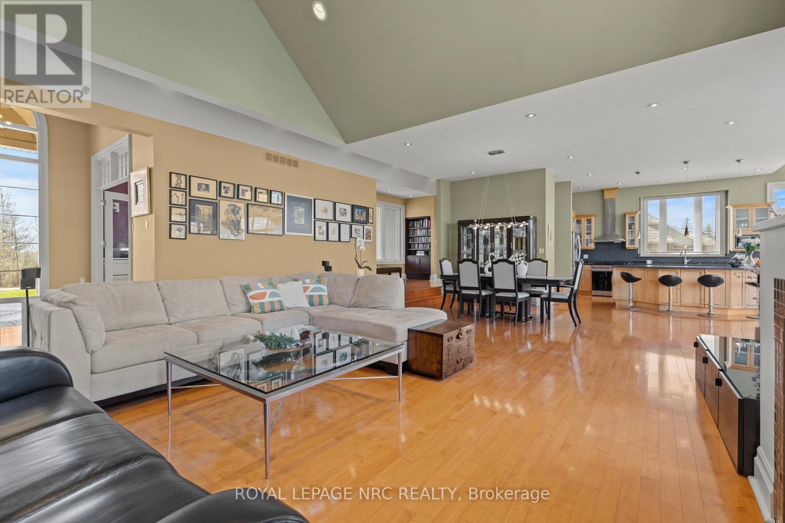 












2615 MILLER ROAD

,
Niagara Falls (Lyons Creek),




Ontario
L2G0N2


