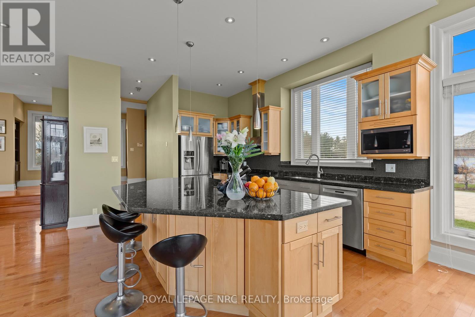 












2615 MILLER ROAD

,
Niagara Falls (Lyons Creek),




Ontario
L2G0N2

