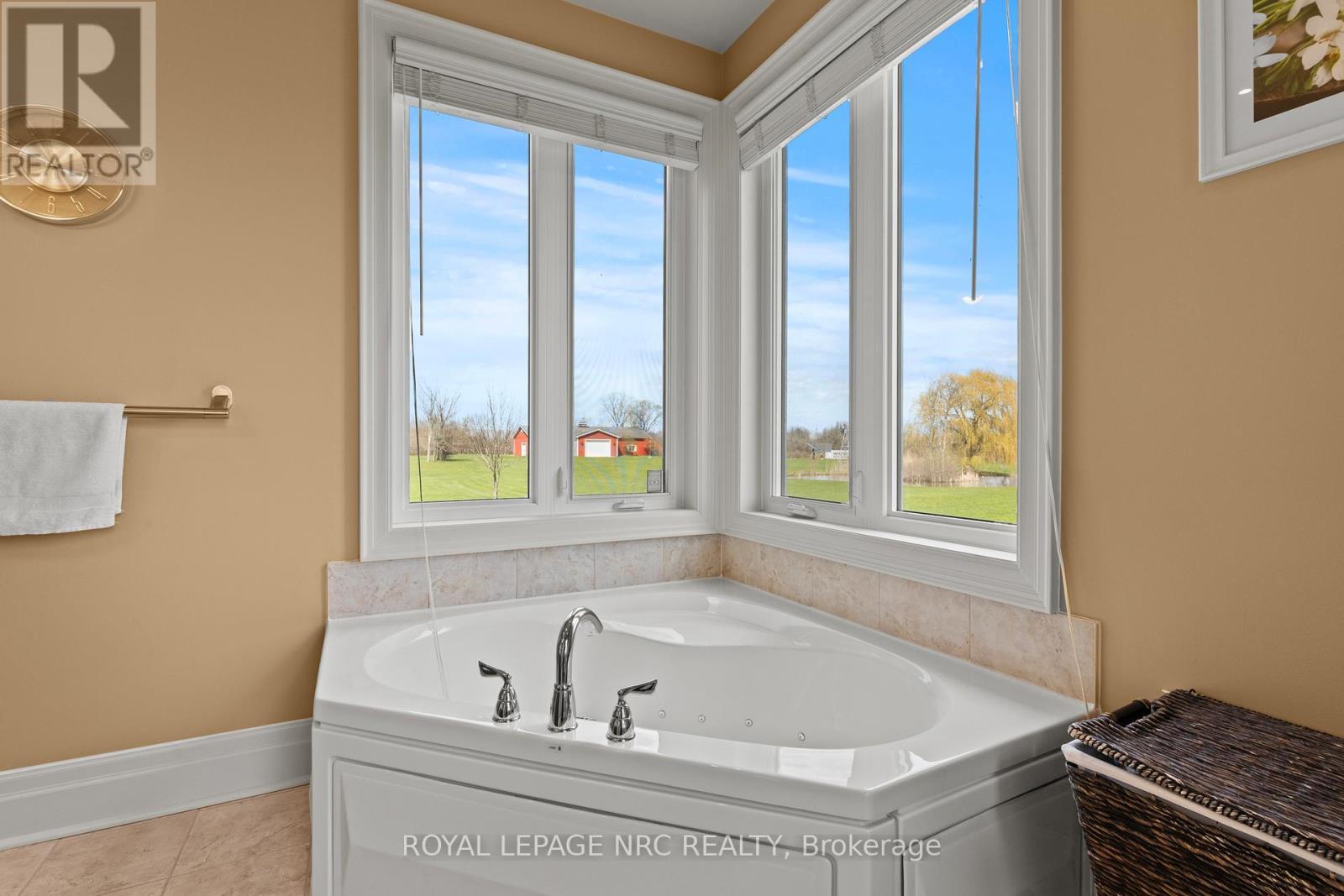 












2615 MILLER ROAD

,
Niagara Falls (Lyons Creek),




Ontario
L2G0N2


