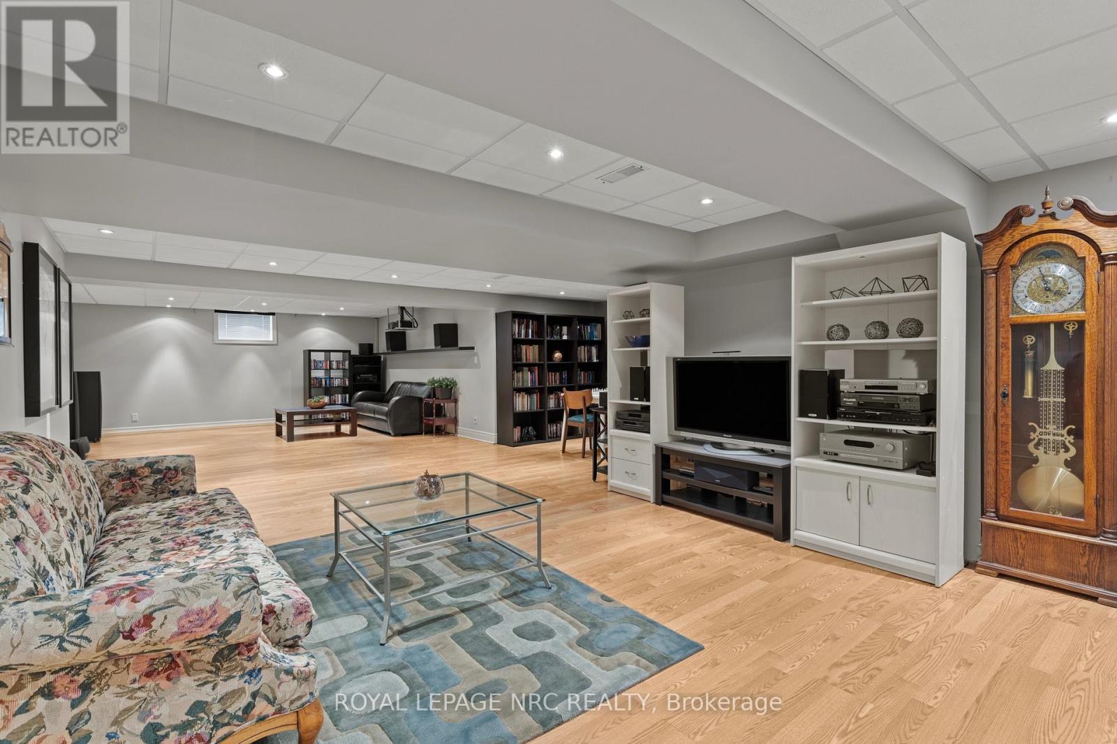 












2615 MILLER ROAD

,
Niagara Falls (Lyons Creek),




Ontario
L2G0N2

