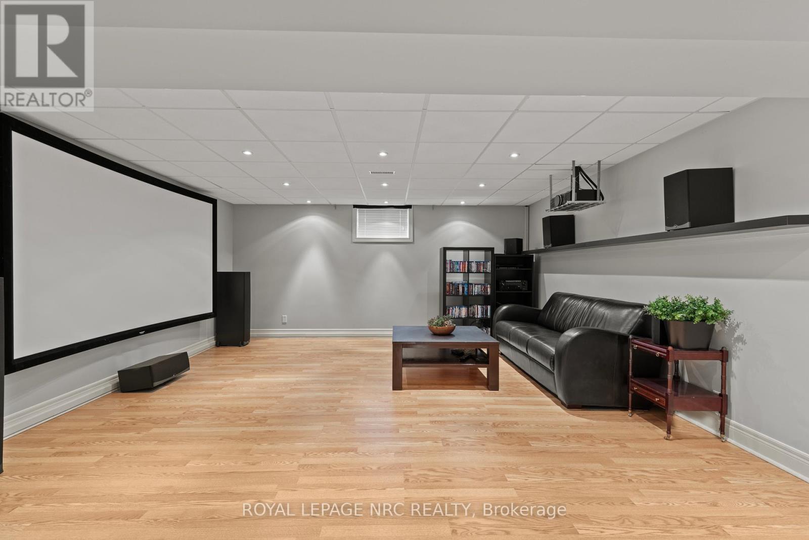 












2615 MILLER ROAD

,
Niagara Falls (Lyons Creek),




Ontario
L2G0N2


