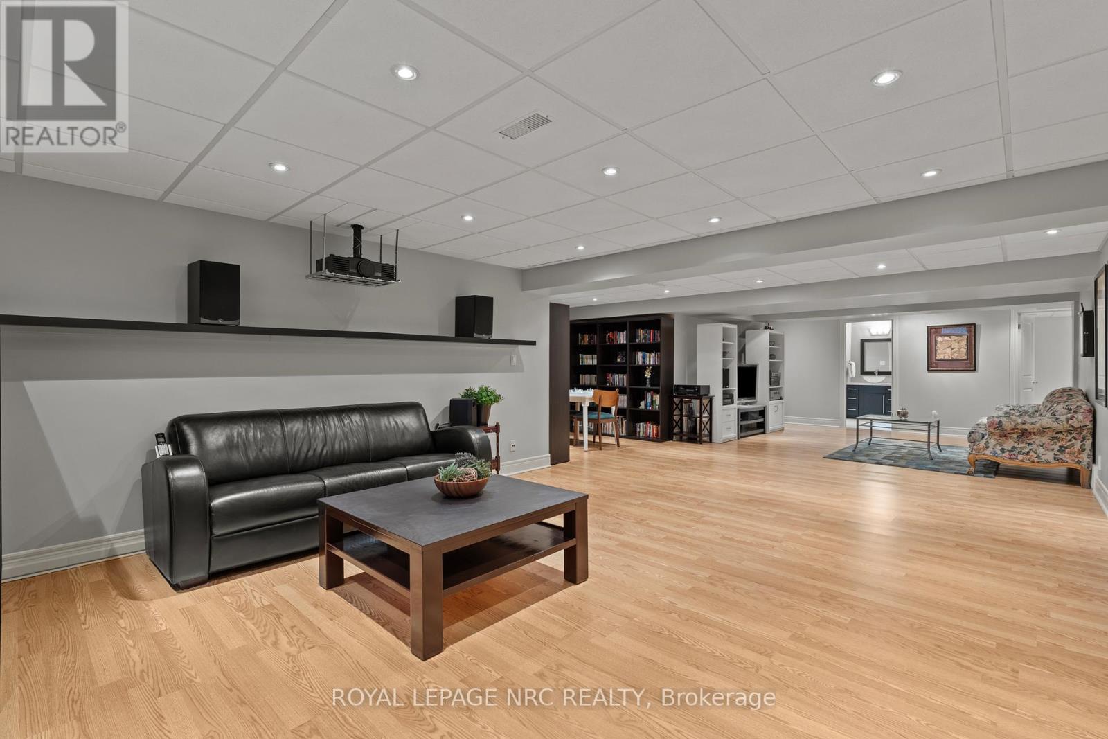 












2615 MILLER ROAD

,
Niagara Falls (Lyons Creek),




Ontario
L2G0N2

