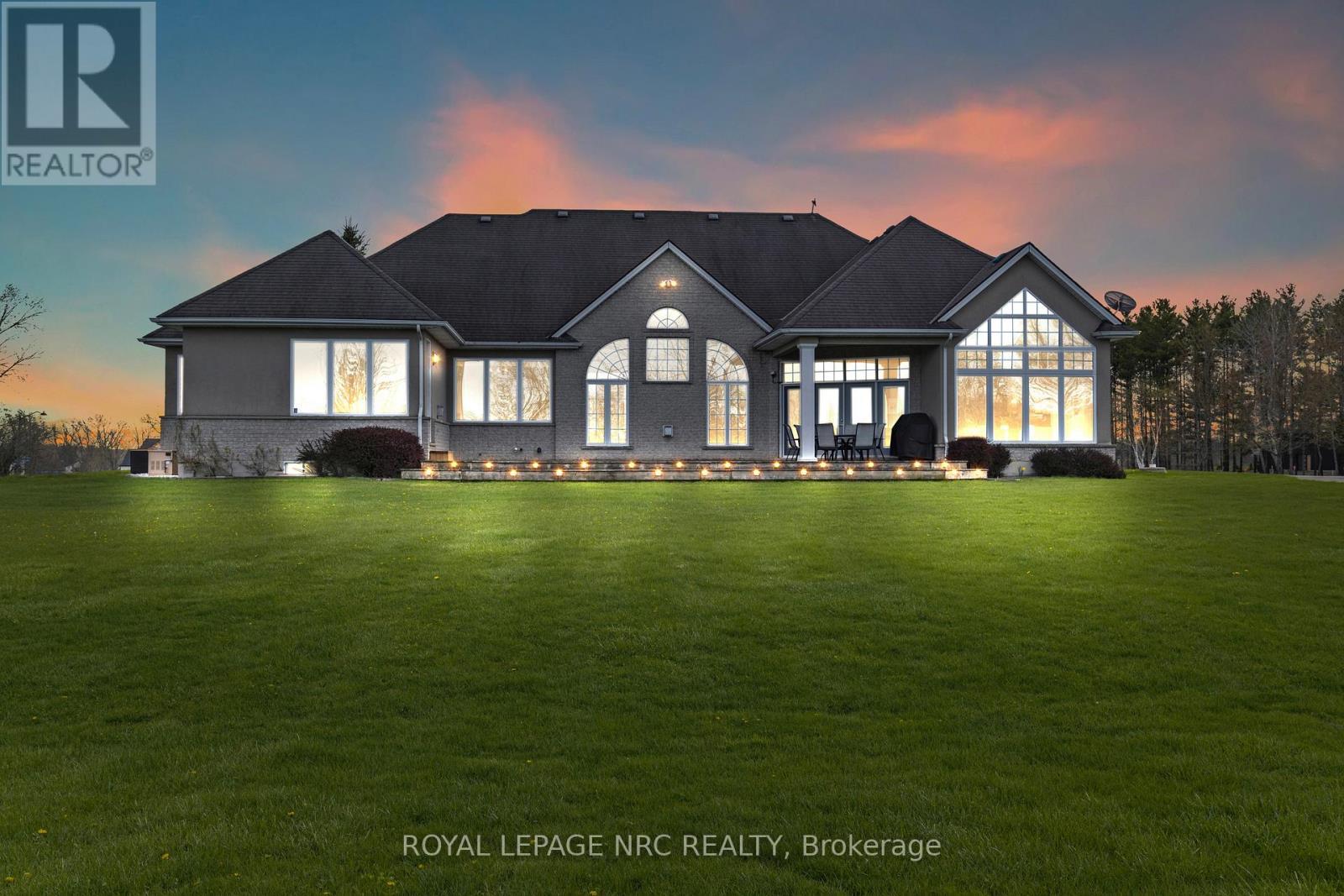 












2615 MILLER ROAD

,
Niagara Falls (Lyons Creek),




Ontario
L2G0N2

