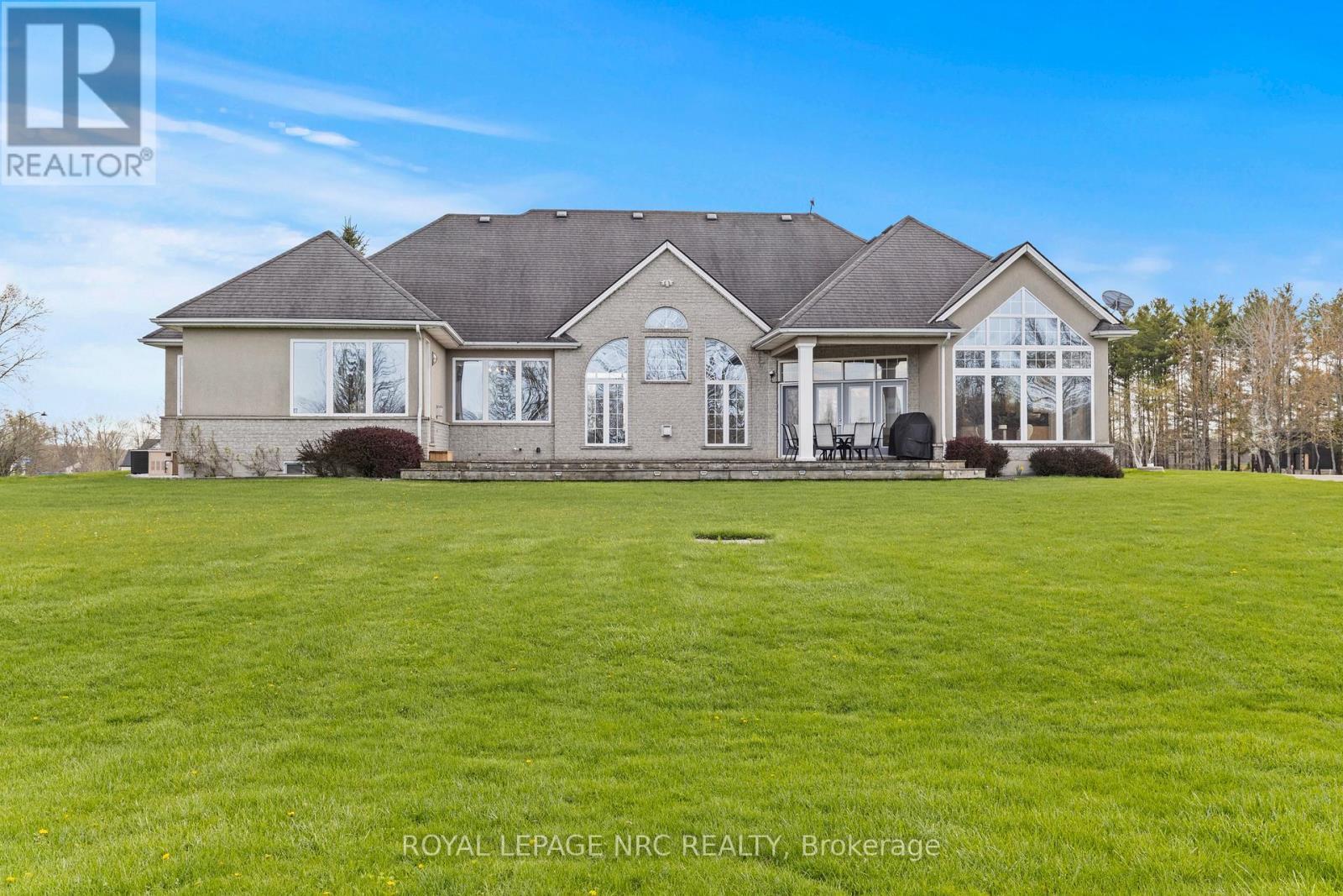 












2615 MILLER ROAD

,
Niagara Falls (Lyons Creek),




Ontario
L2G0N2

