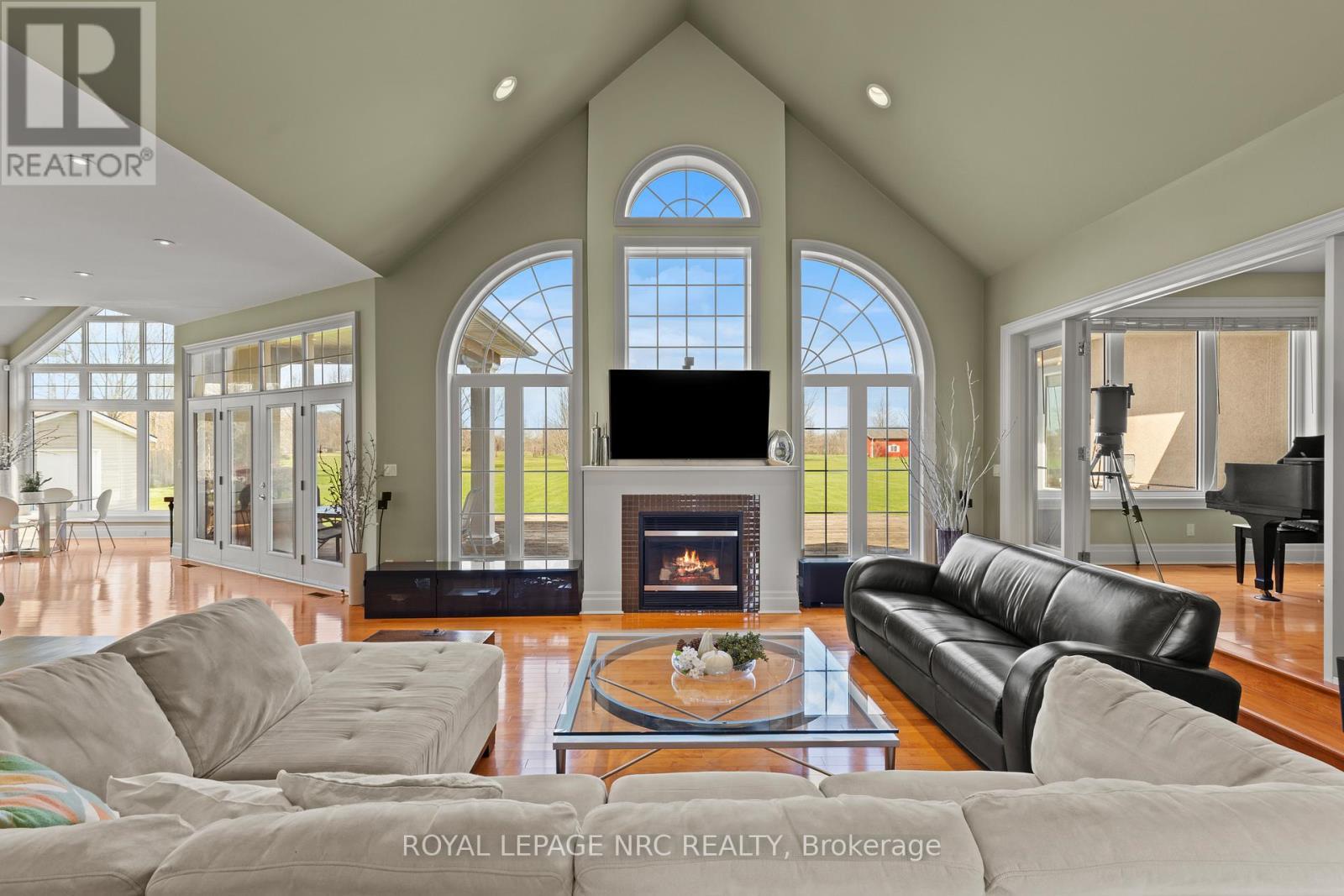 












2615 MILLER ROAD

,
Niagara Falls (Lyons Creek),




Ontario
L2G0N2

