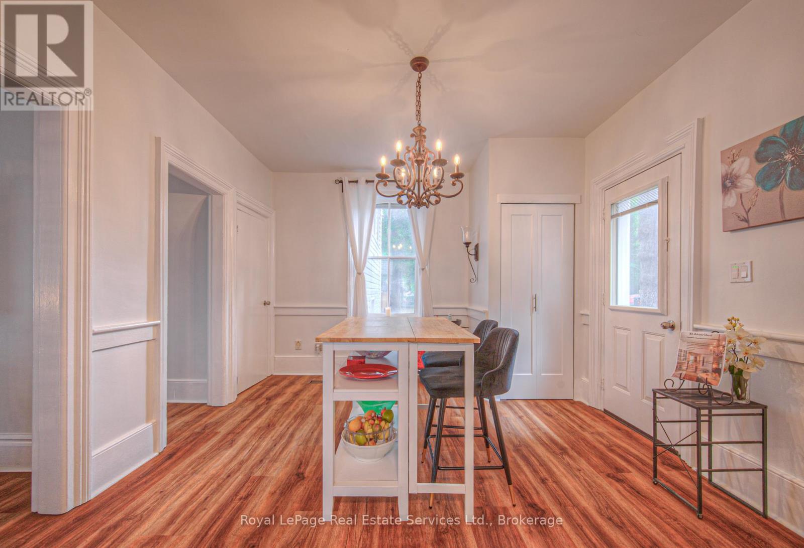 












92 ADAM STREET

,
Cambridge,




Ontario
N3C2K6

