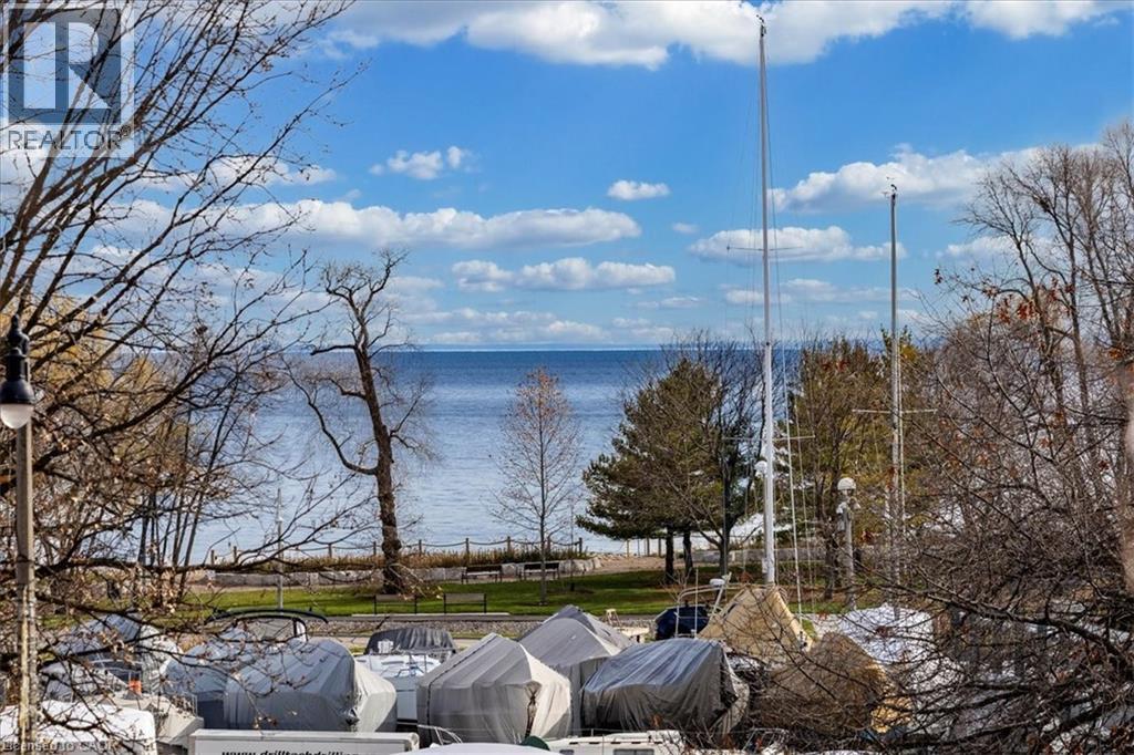 












120 BRONTE Road Unit# 3

,
Oakville,




Ontario
L6L3C1

