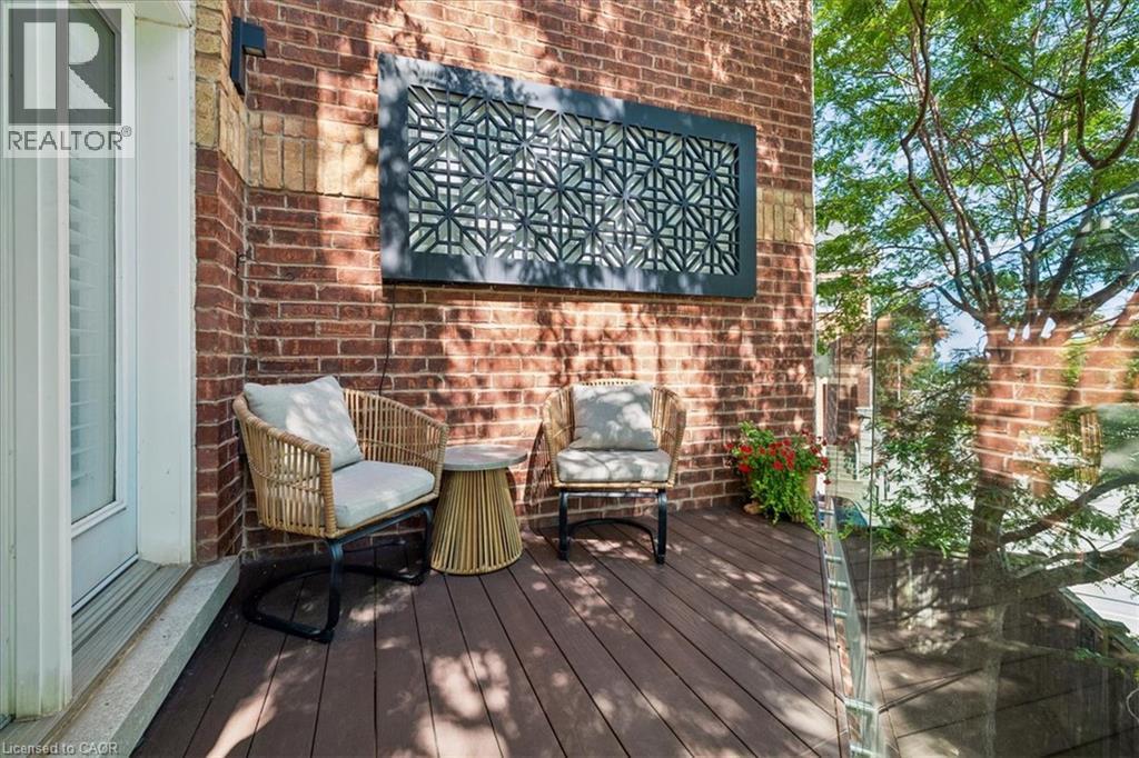 












120 BRONTE Road Unit# 3

,
Oakville,




Ontario
L6L3C1

