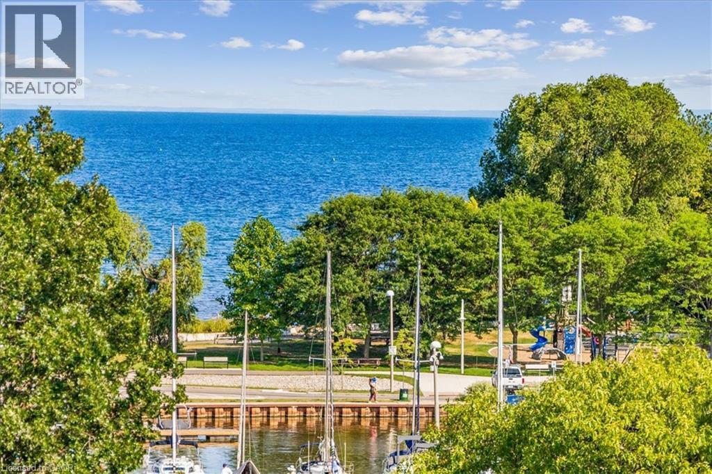 












120 BRONTE Road Unit# 3

,
Oakville,




Ontario
L6L3C1

