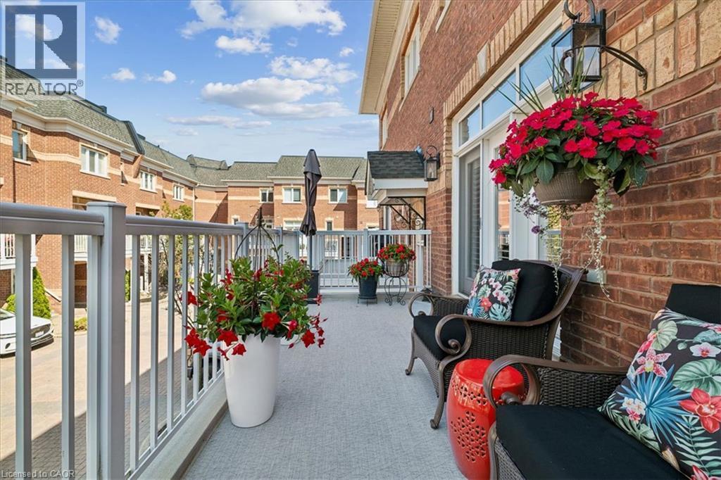 












120 BRONTE Road Unit# 3

,
Oakville,




Ontario
L6L3C1

