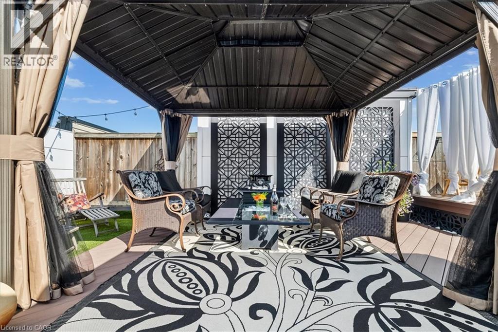 












120 BRONTE Road Unit# 3

,
Oakville,




Ontario
L6L3C1

