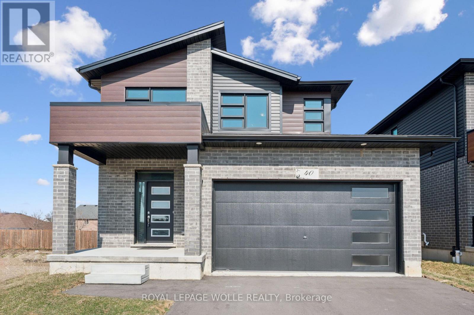 












40 MOON CRESCENT

,
Cambridge,




Ontario
N1S0C4

