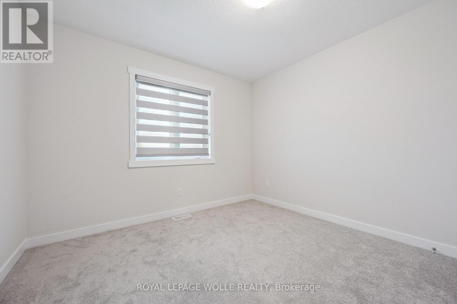 












40 MOON CRESCENT

,
Cambridge,




Ontario
N1S0C4

