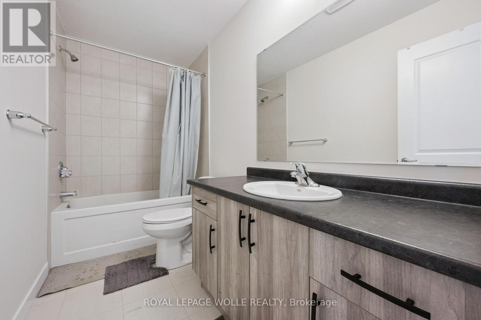 












40 MOON CRESCENT

,
Cambridge,




Ontario
N1S0C4


