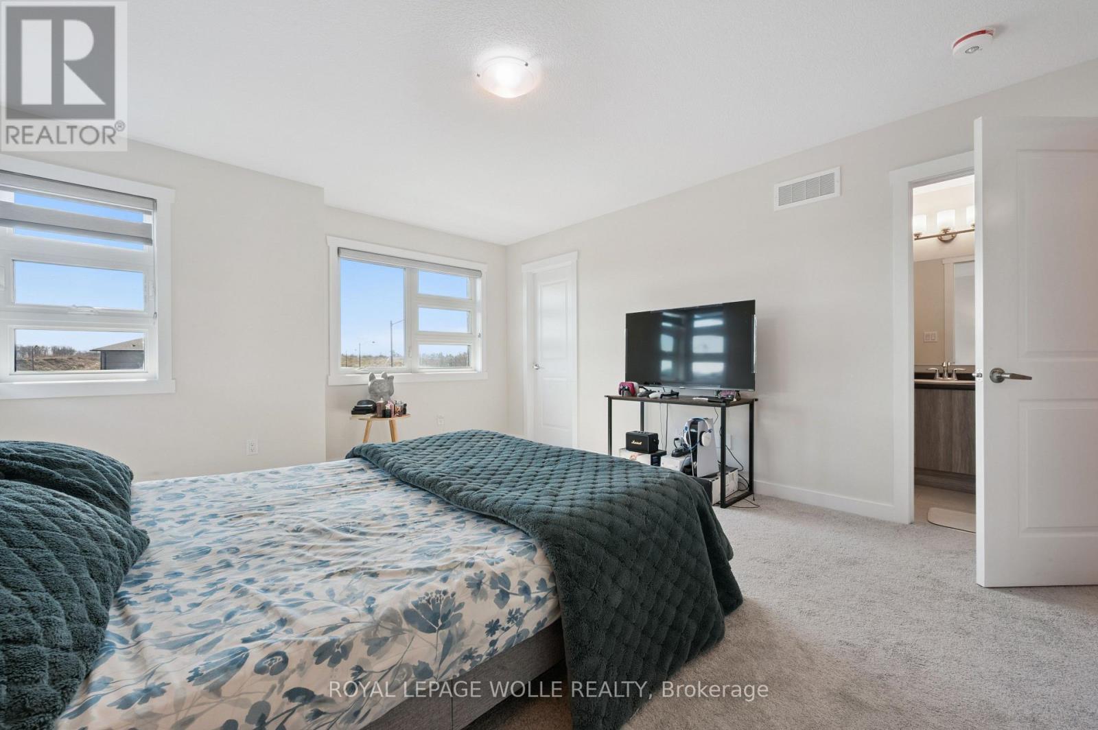 












40 MOON CRESCENT

,
Cambridge,




Ontario
N1S0C4

