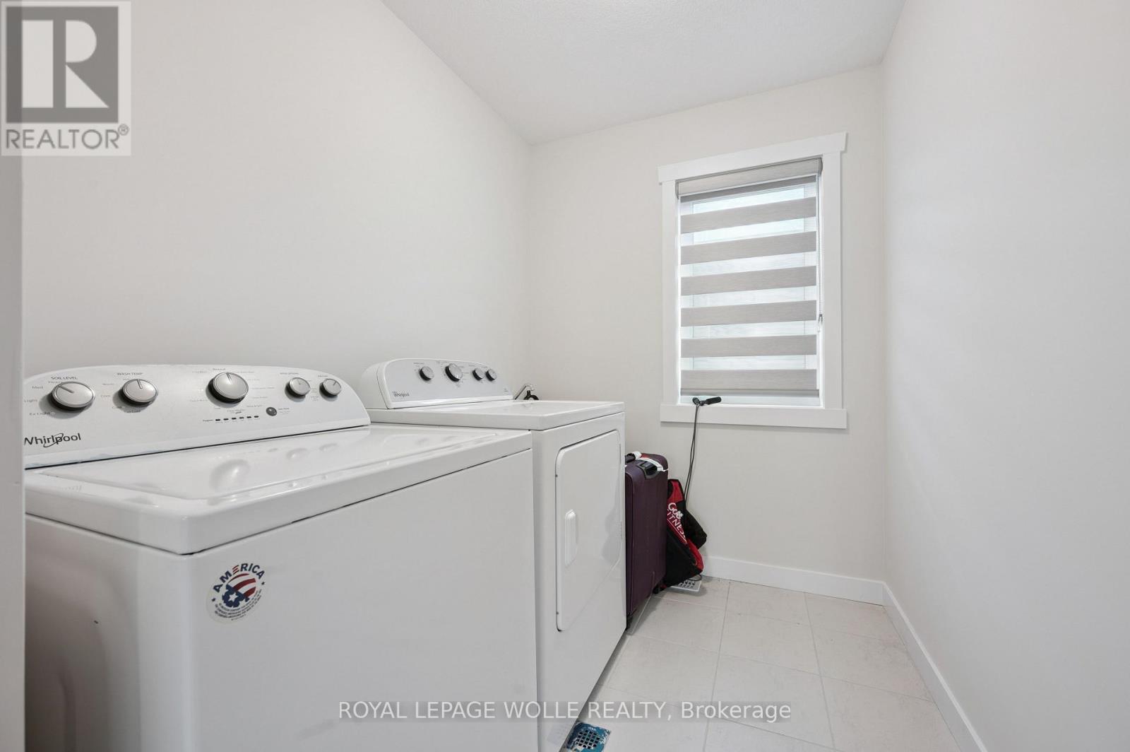 












40 MOON CRESCENT

,
Cambridge,




Ontario
N1S0C4

