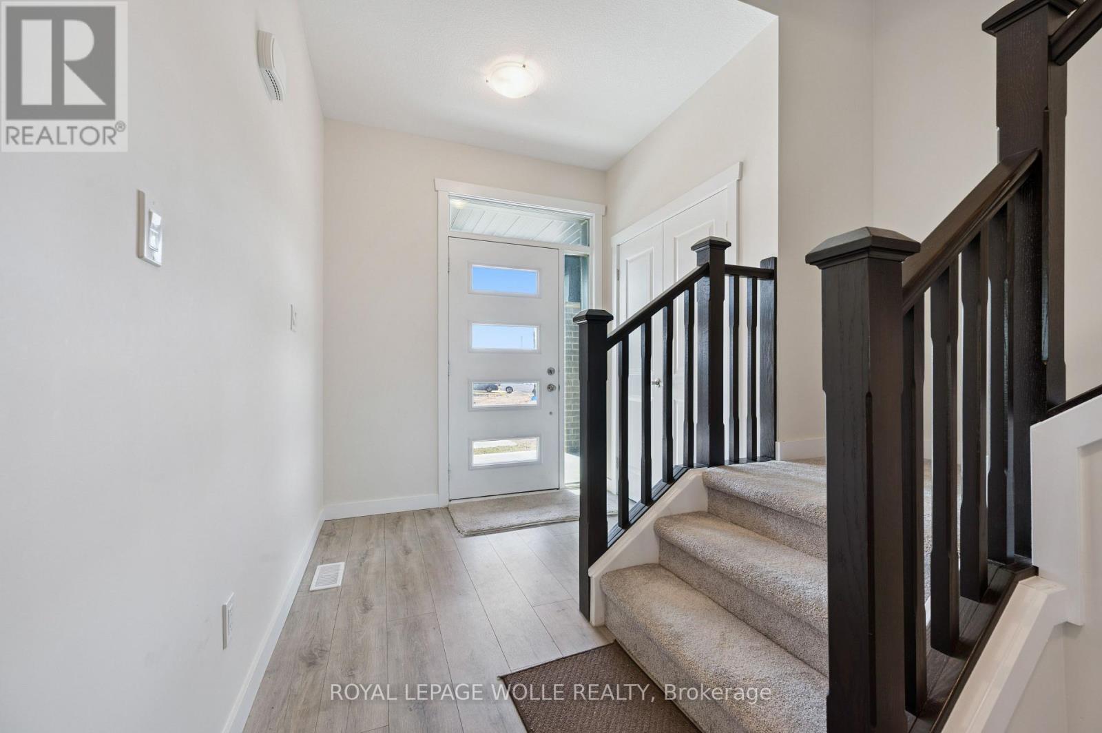 












40 MOON CRESCENT

,
Cambridge,




Ontario
N1S0C4

