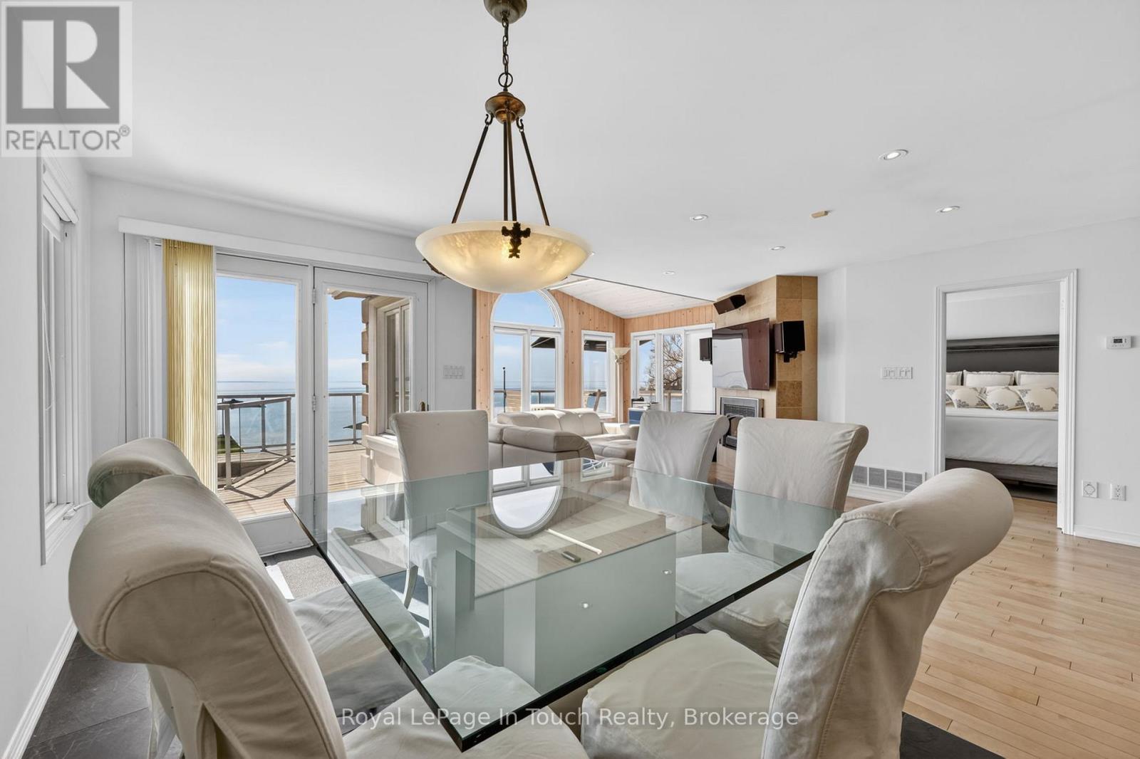 












32 TINY BEACHES ROAD S

,
Tiny,




Ontario
L0L2J0

