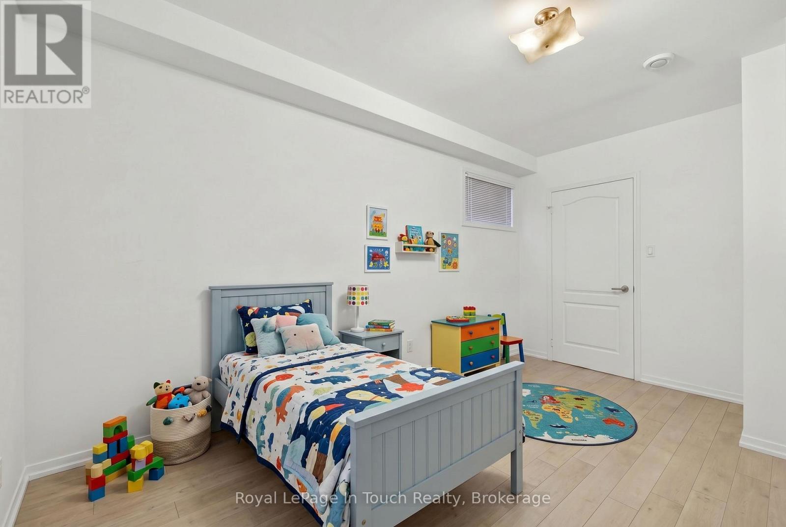 












32 TINY BEACHES ROAD S

,
Tiny,




Ontario
L0L2J0

