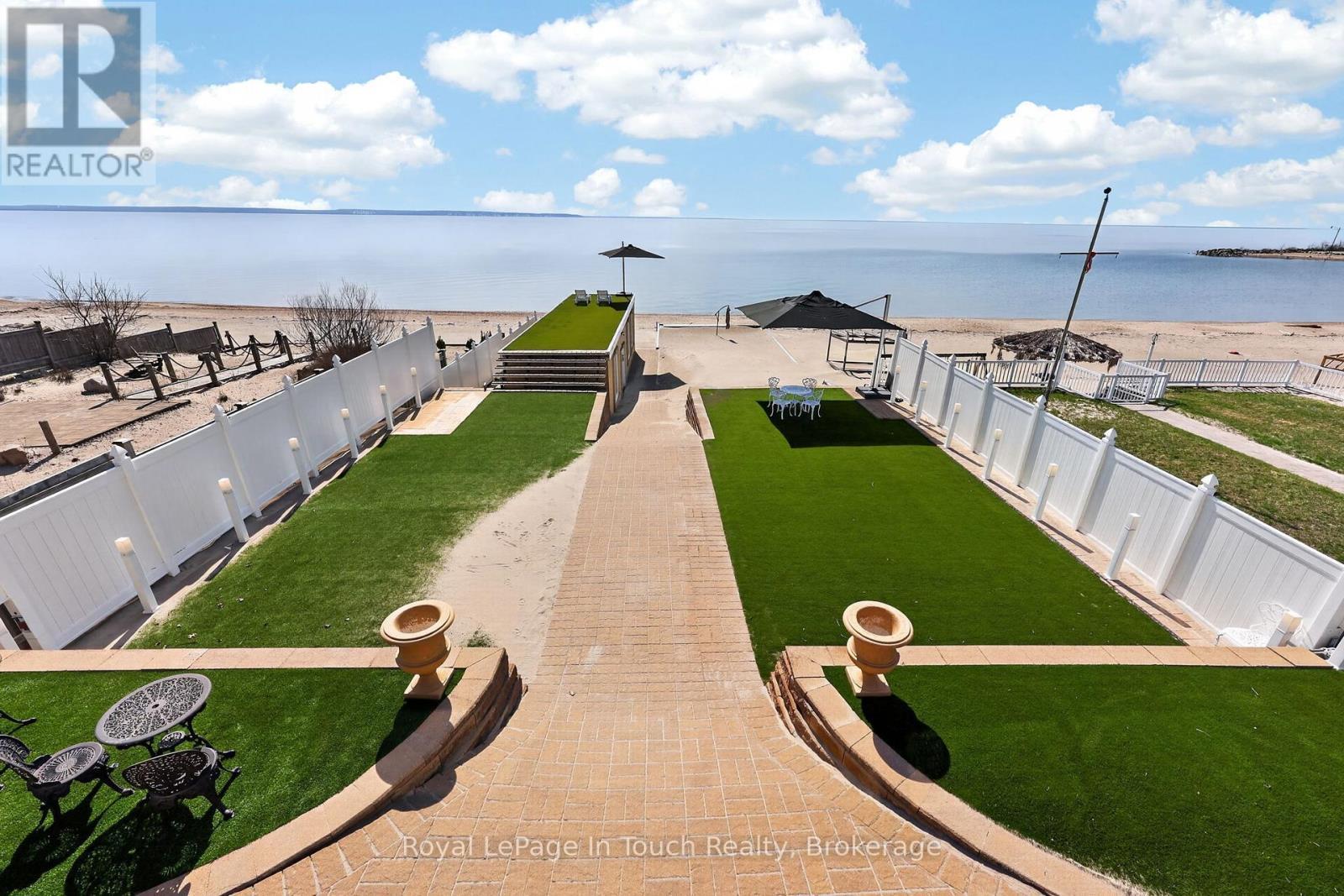 












32 TINY BEACHES ROAD S

,
Tiny,




Ontario
L0L2J0

