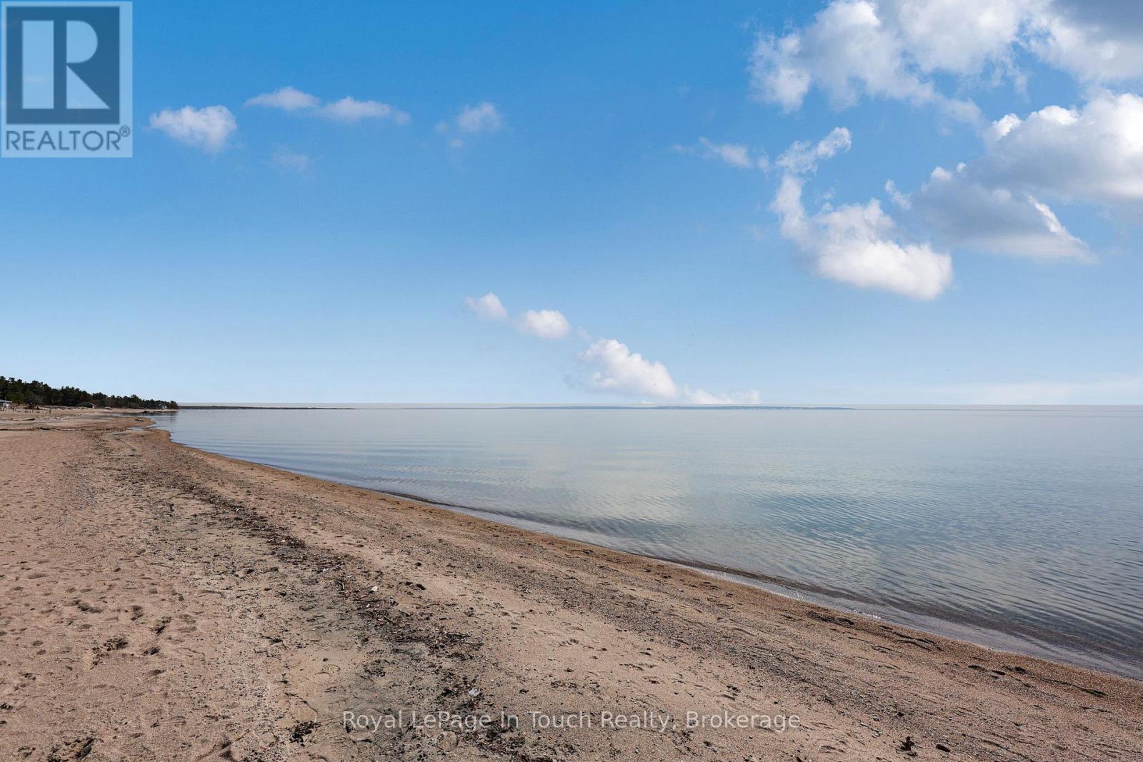 












32 TINY BEACHES ROAD S

,
Tiny,




Ontario
L0L2J0

