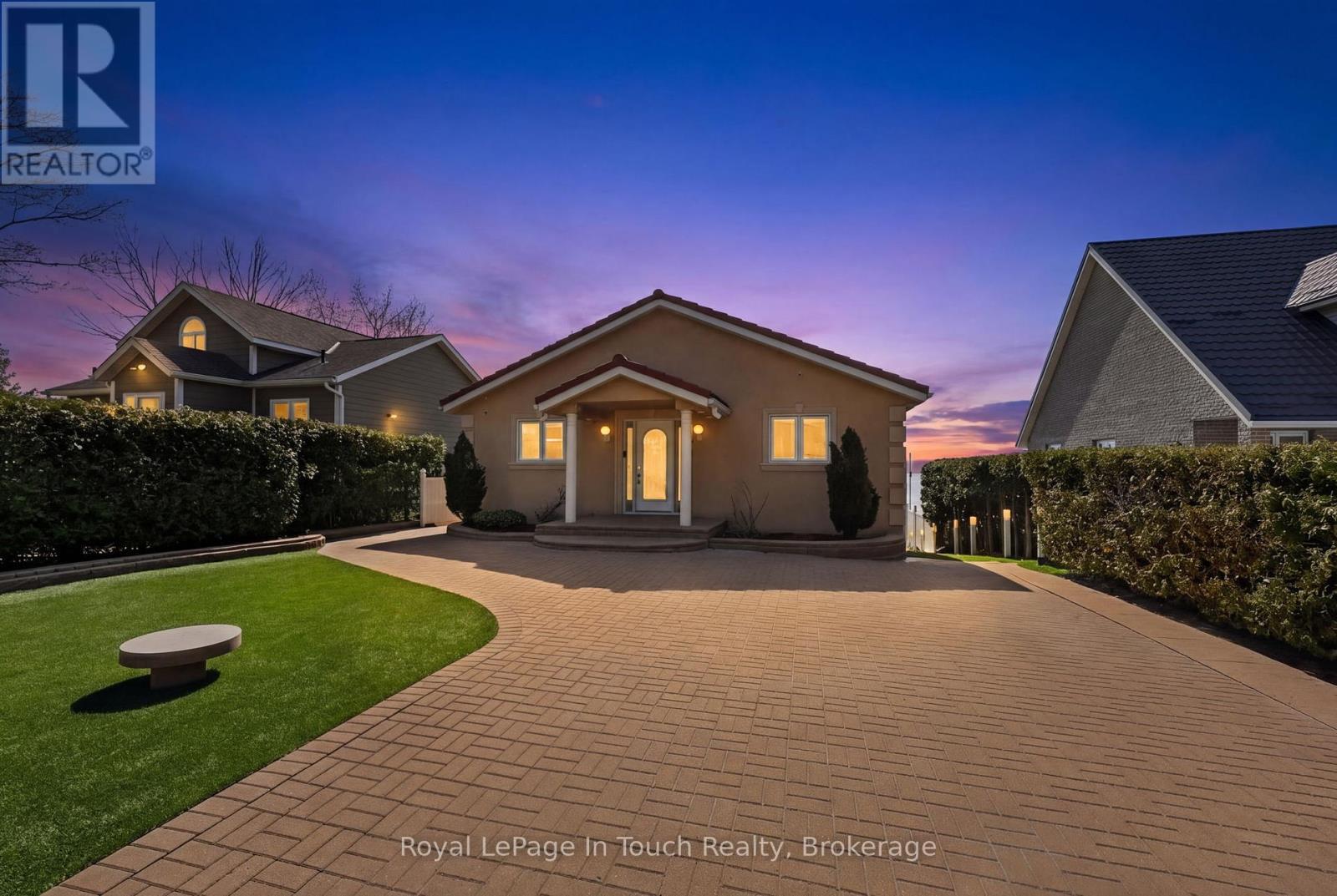 












32 TINY BEACHES ROAD S

,
Tiny,




Ontario
L0L2J0

