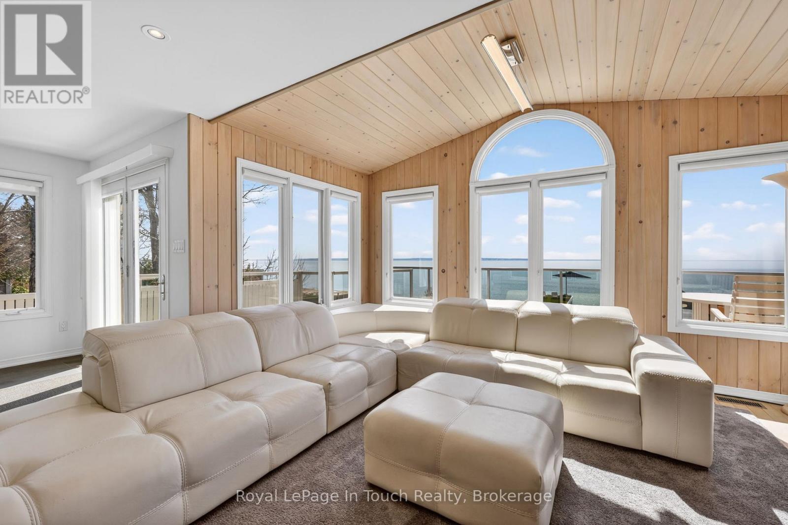 












32 TINY BEACHES ROAD S

,
Tiny,




Ontario
L0L2J0


