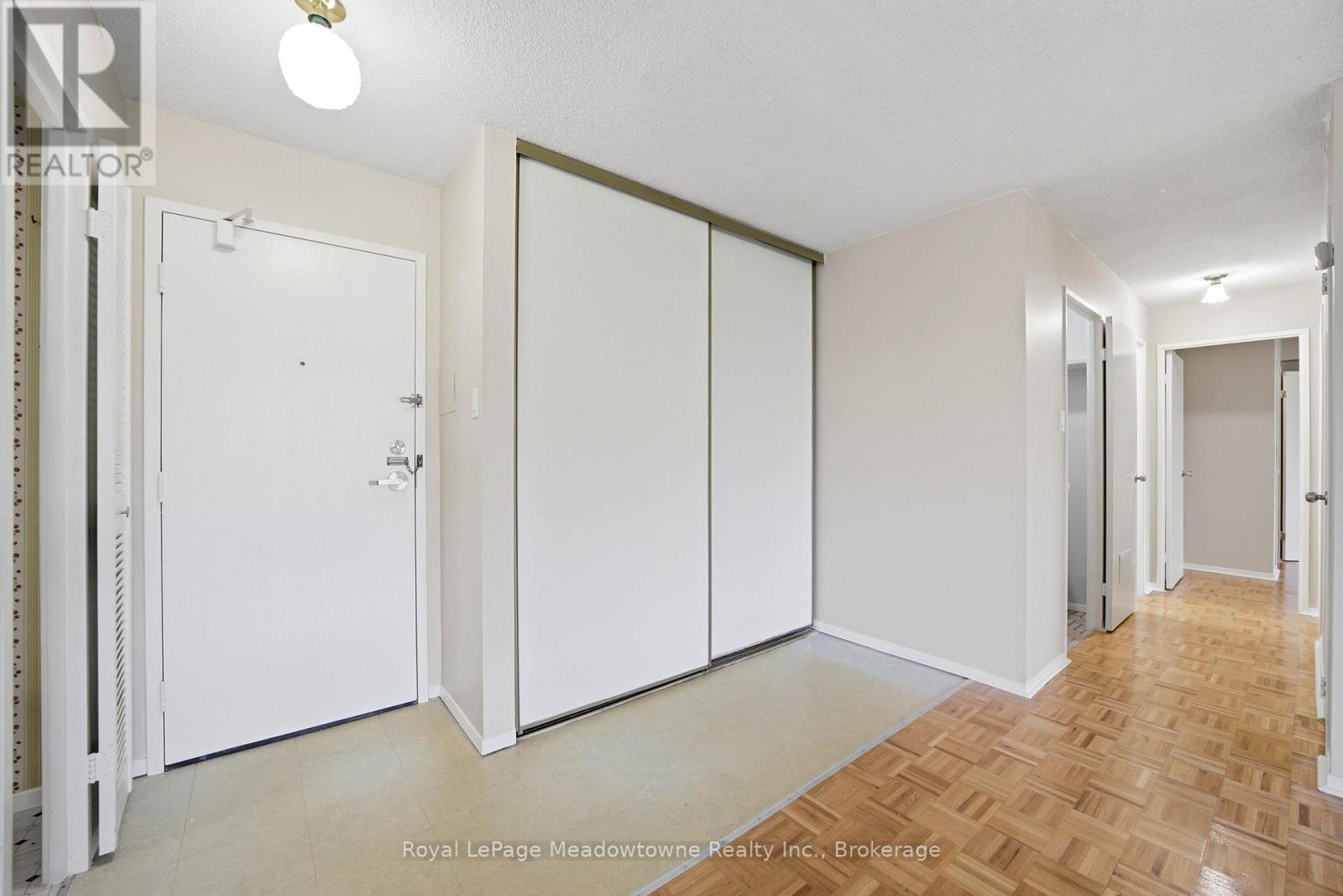 












215 - 2929 AQUITAINE AVENUE

,
Mississauga (Meadowvale),




Ontario
L5N2C7

