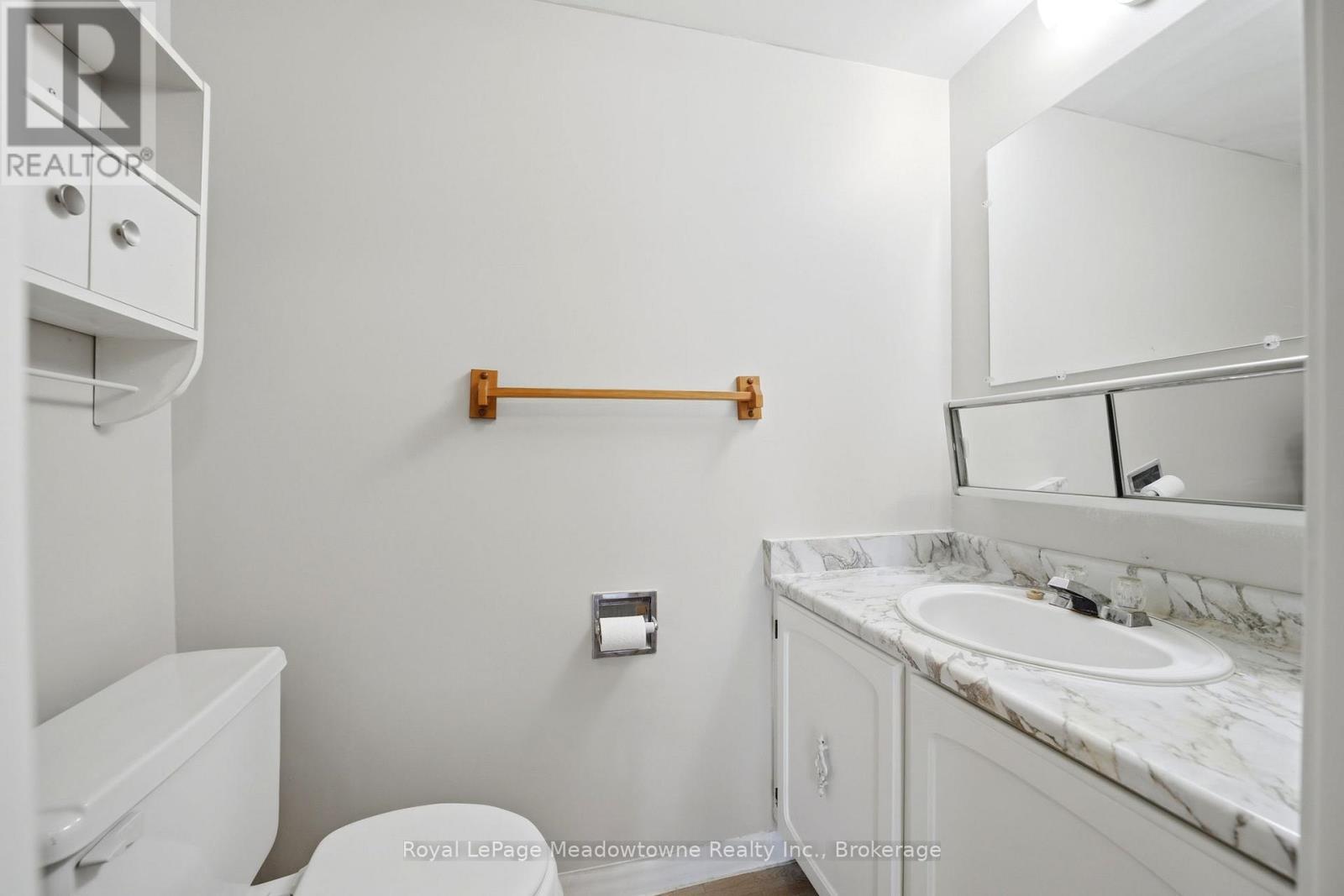 












215 - 2929 AQUITAINE AVENUE

,
Mississauga (Meadowvale),




Ontario
L5N2C7

