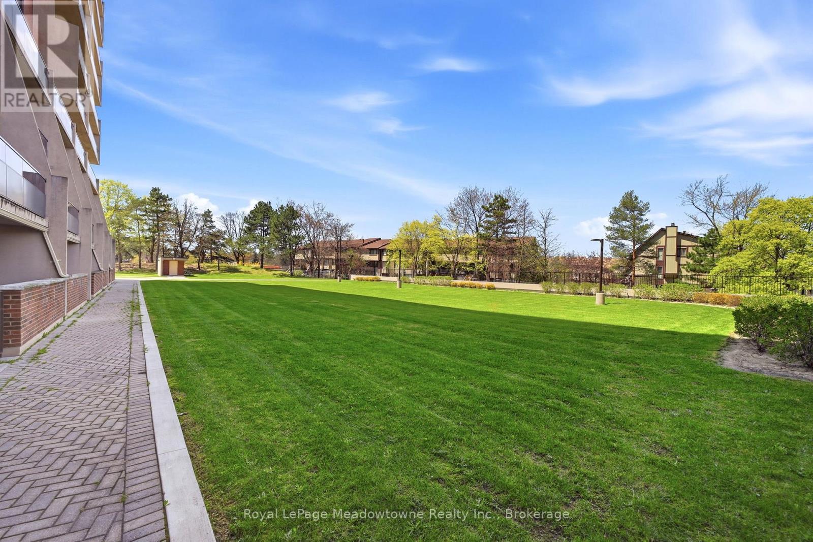 












215 - 2929 AQUITAINE AVENUE

,
Mississauga (Meadowvale),




Ontario
L5N2C7

