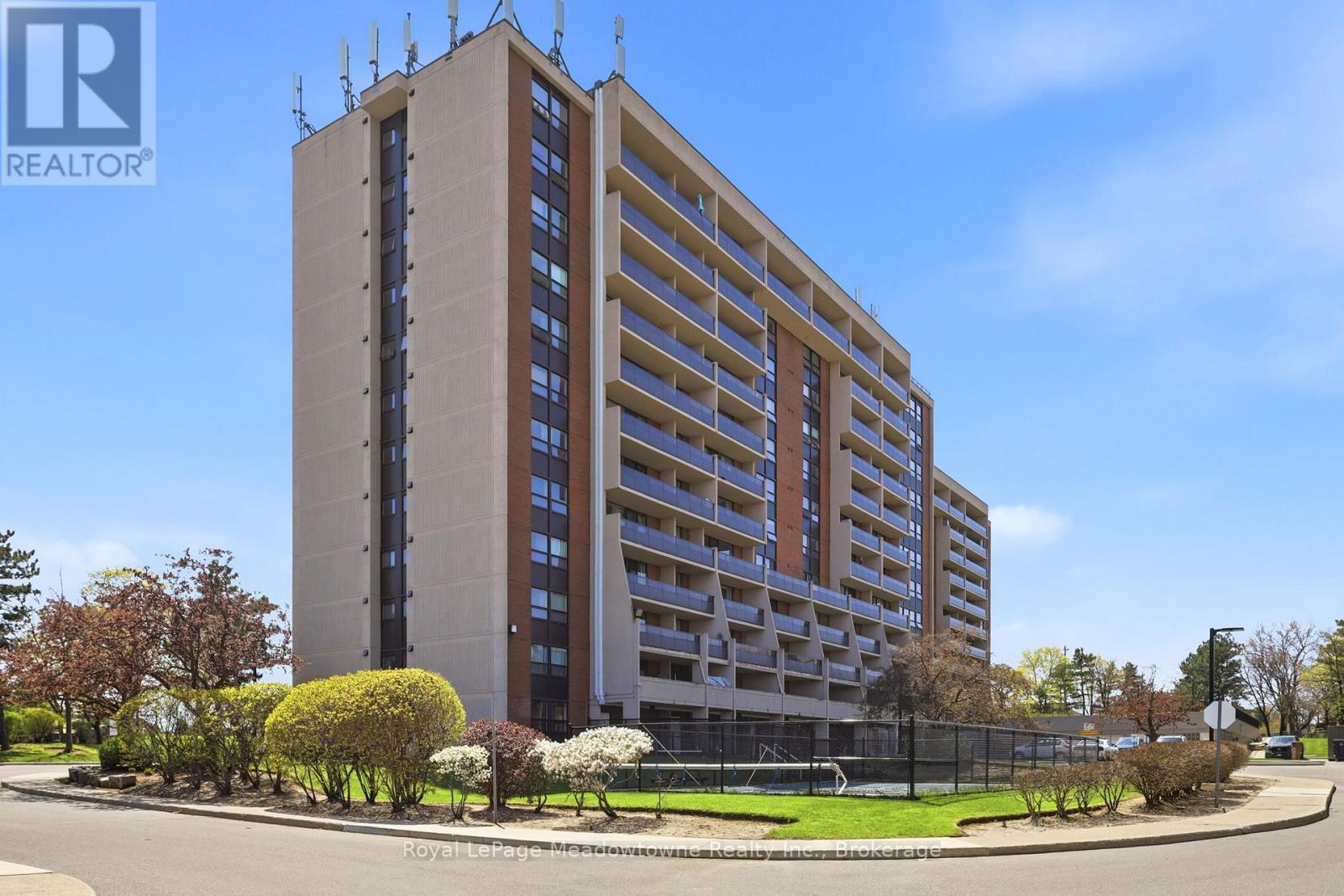 












215 - 2929 AQUITAINE AVENUE

,
Mississauga (Meadowvale),




Ontario
L5N2C7

