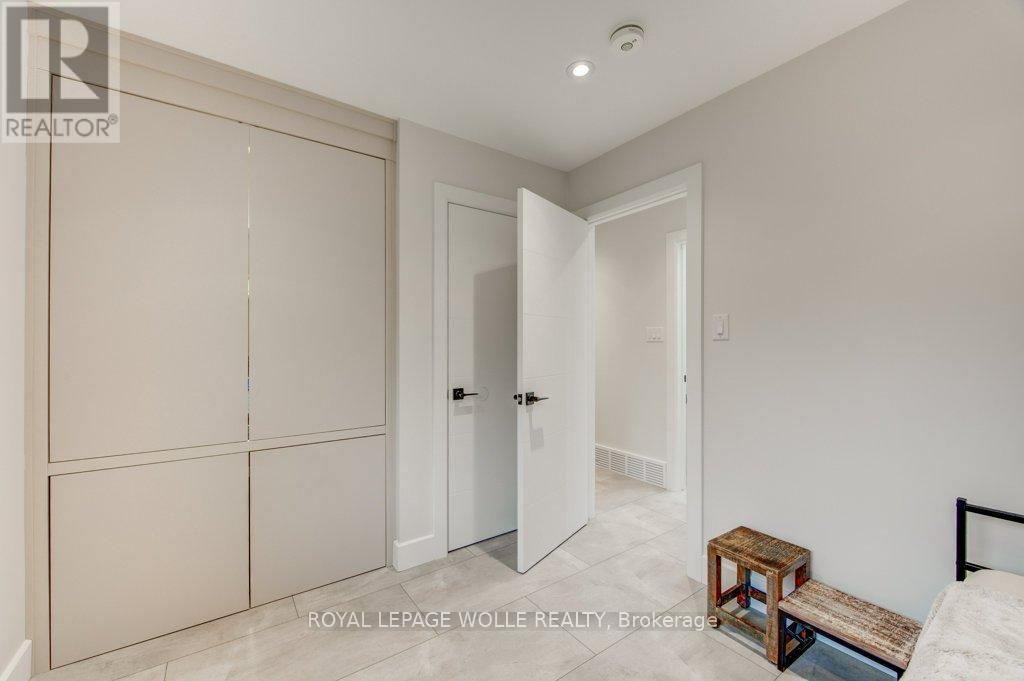 












112 MITCHELL STREET

,
North Dumfries,




Ontario
N0B1E0


